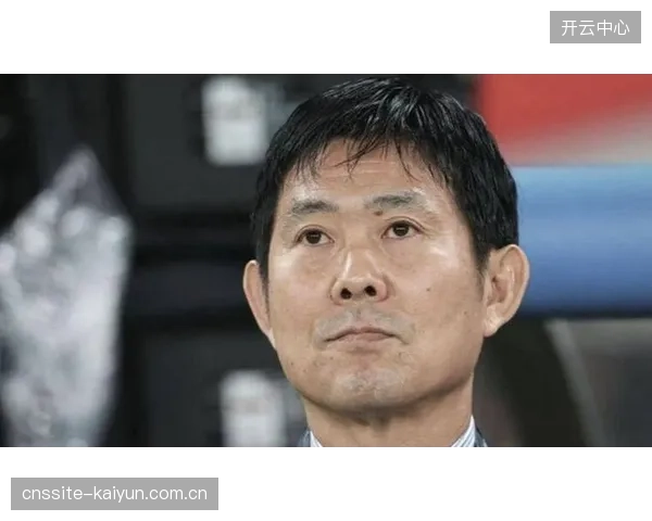 日本队主帅森保一以战术灵活著称，拉穆奇必须为球队准备多套应对方案，以应对比赛中的突发状况。
